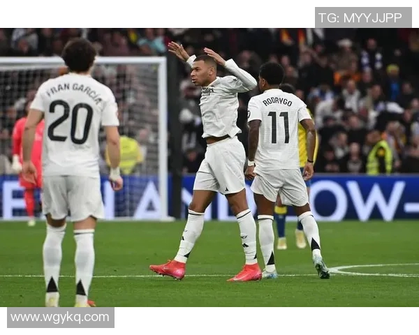 姆巴佩西甲首秀惨淡，被质疑适应不良，遭遇球迷怒喷